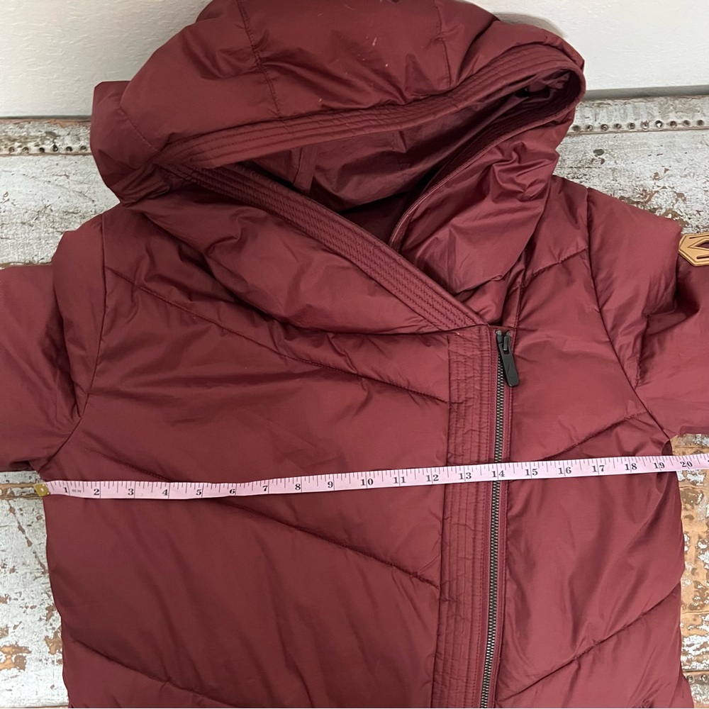 Volcom Structure Down Puffer Jacket - Picture 13 of 16